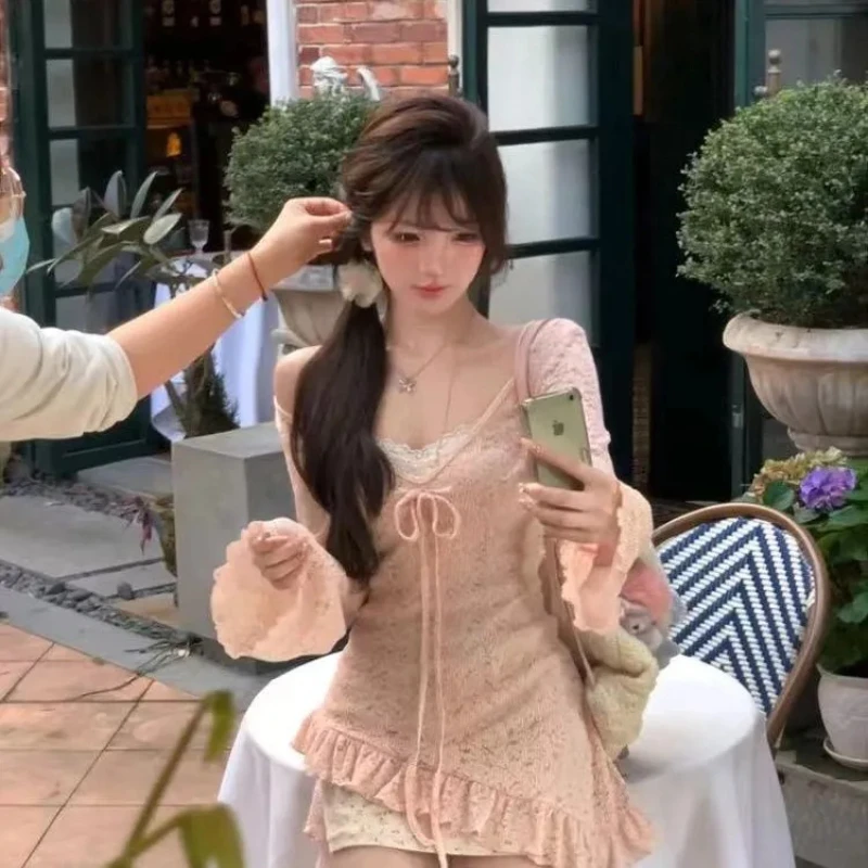 

Платье Наряды Женская одежда Комплект из 2 предметов Roupas Femme Нерегулярная ажурная рубашка Кружева с цветочным принтом Мини-платья Костюм Сладкие шикарные комплекты