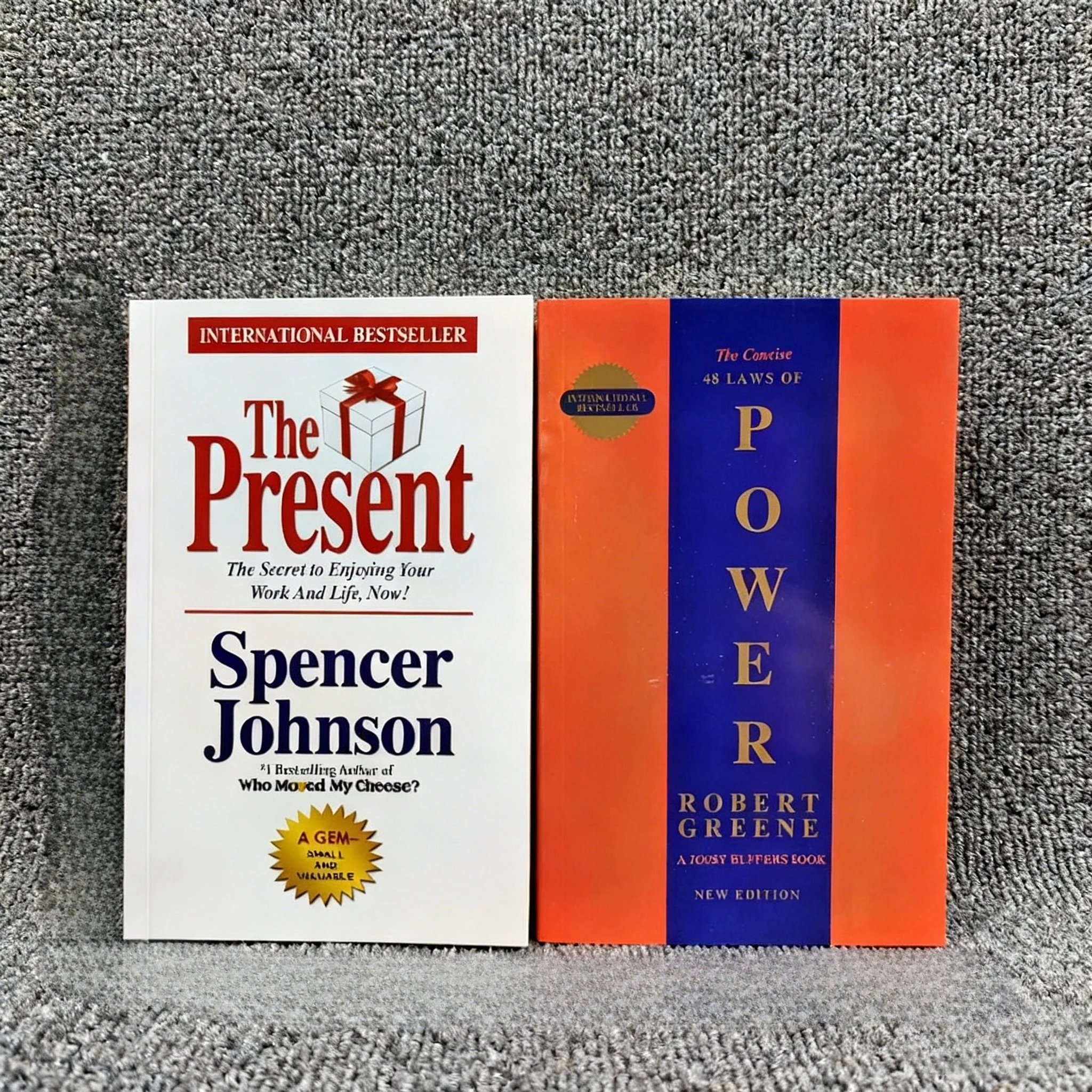 

《Лакоричный 48 Laws Of Power》+ 《Подарок》Первольное право мощности. Фокус в подарок, чтобы восстановить больше успеха и счастье.