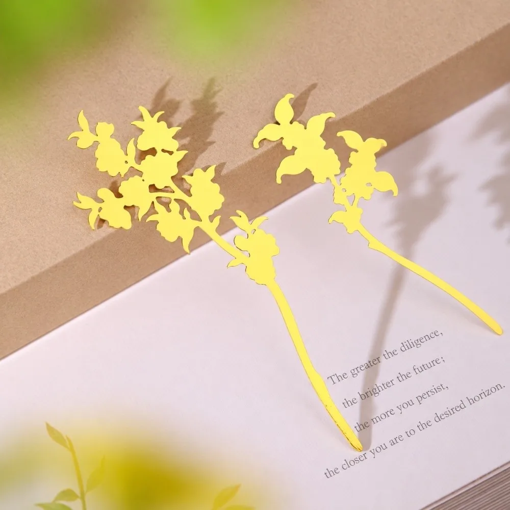 エレガントな金属製ブックマーク。透かし模様の花柄デザイン。中国風ギフトセット。本を愛する方へのプレゼントに最適。
