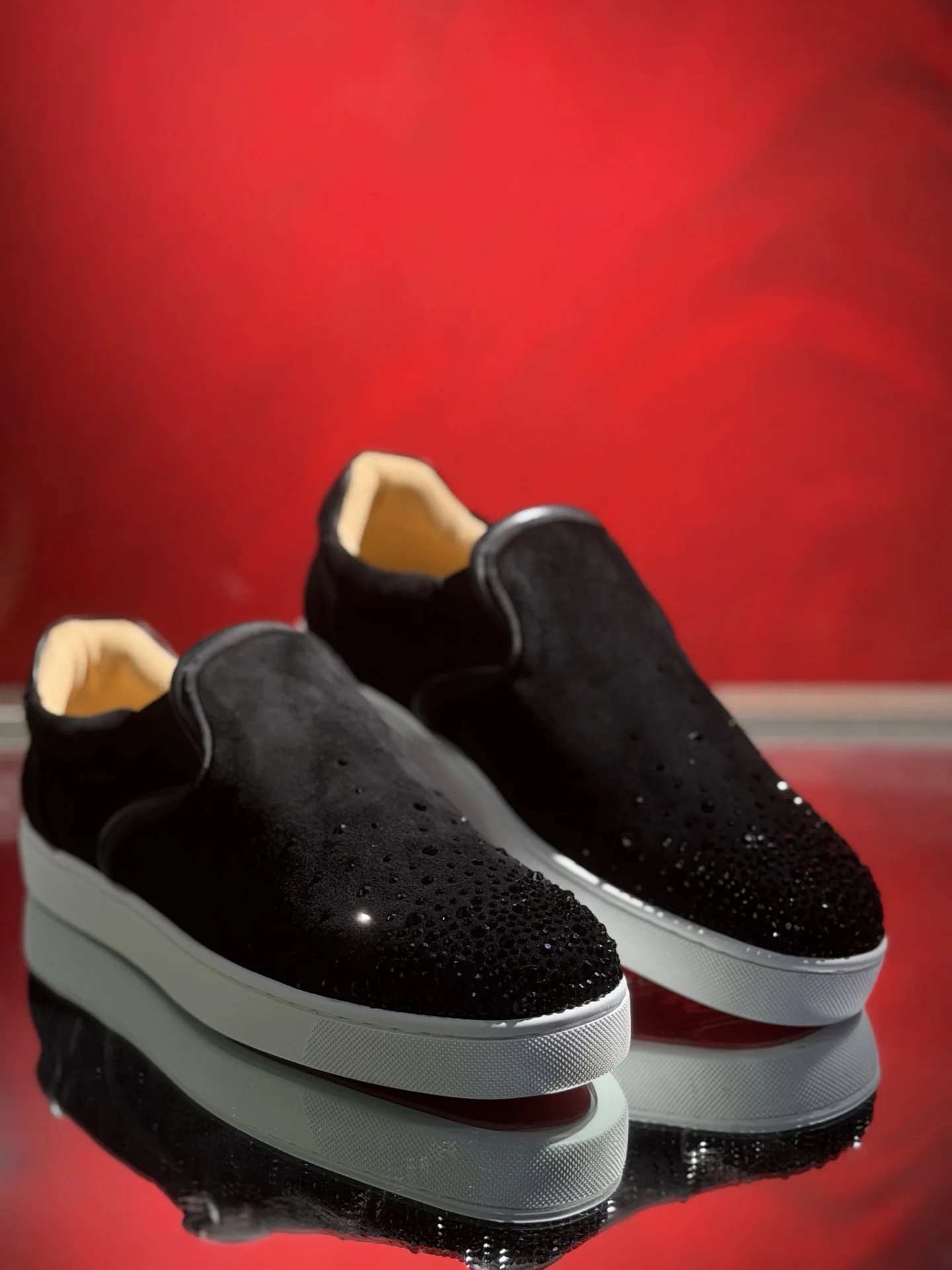 Luxury Men's Rhinestone Low Top Black Suede Leather Slip On Loafers Premium Red Bottom Classic Casual Women Fashion Boat Shoes