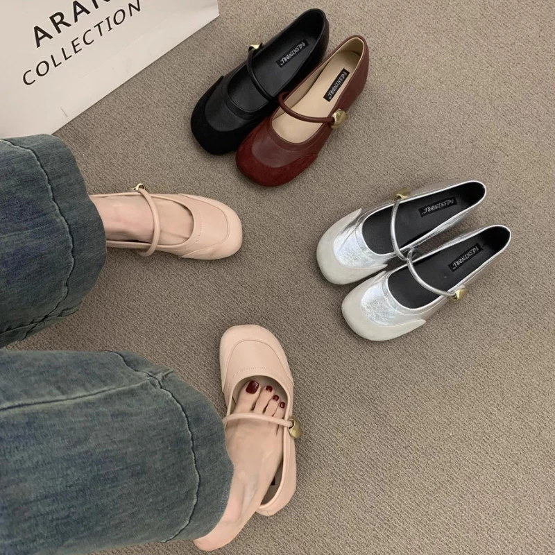 

Retro Women Flats Loafers Shoes Elegant Shallow Sandals 2025 new Trend Summer New Shoes Walking Soft
