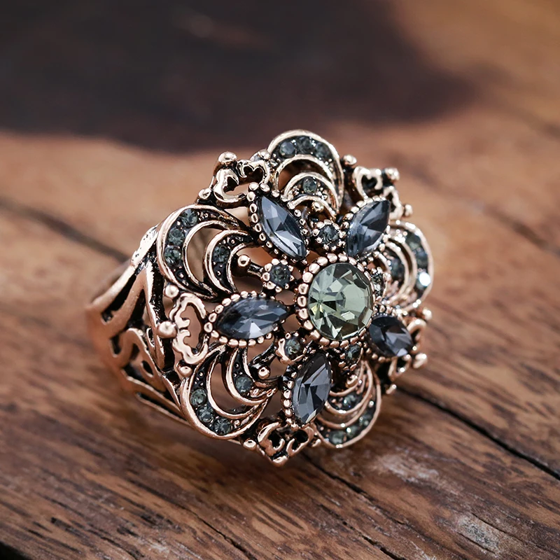 Wbmqda Hot Vintage Rings for Women Grey Crystal Hollow Carved Flower Antique Gold Color Fine Wedding Jewelry Daily Accessories