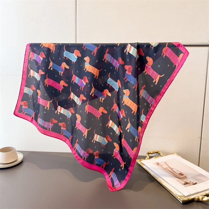 2026 Luxuriöses 70x70cm quadratisches Seidentuch für Damen mit niedlichem Dackel-Muster, Schal, Wickeltuch, Modeaccessoire, Haarband, Bandana, Hijab, Kopfbedeckung