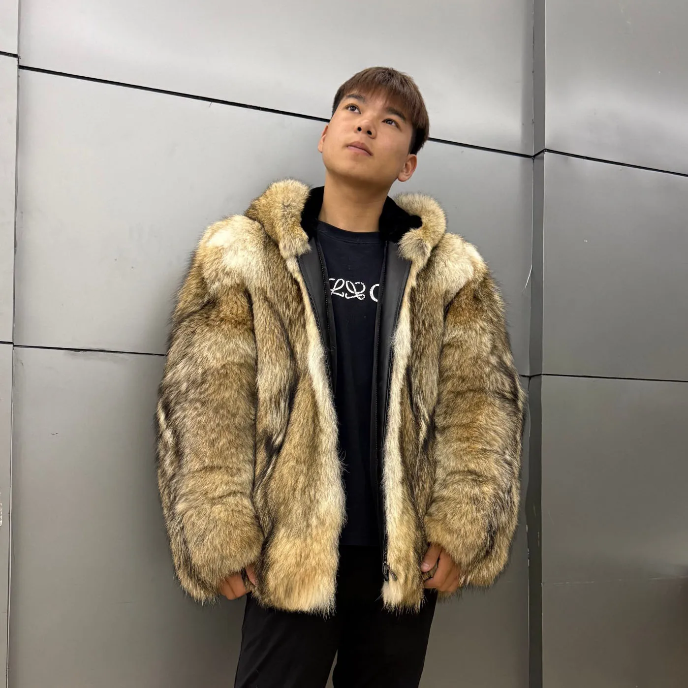 Real Coyote Fur Coat Men Full Pelt Fur Jacket Wolf Head Hood with Ears & Tail Winter Warm Luxury Fur Parka Natural Fur Overcoat