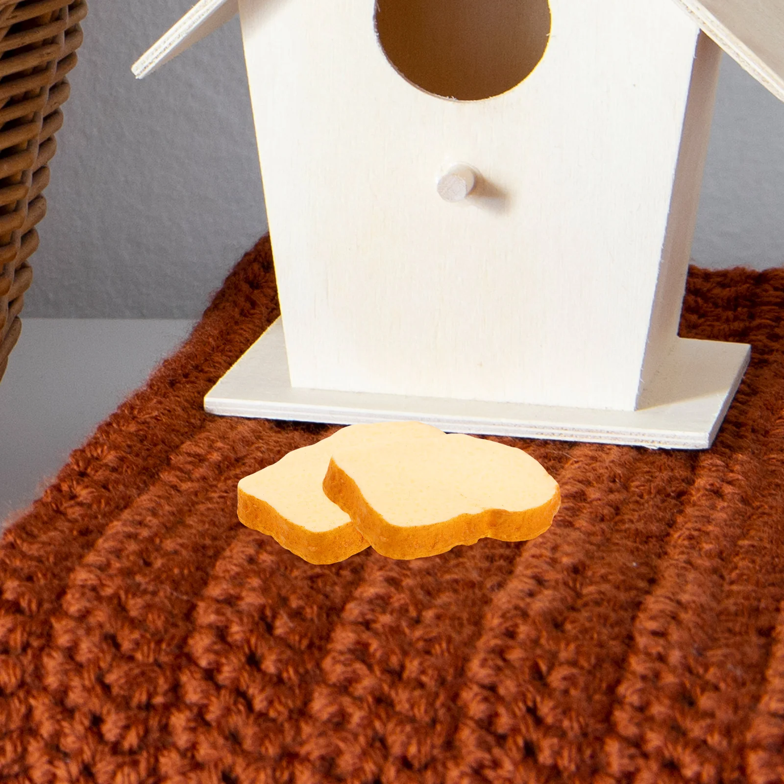 

10pcs Realistic Simulated Toast Slices Fake Bread Crafts Artificial Toy Model Loaf Decorative Props Miniature Faux