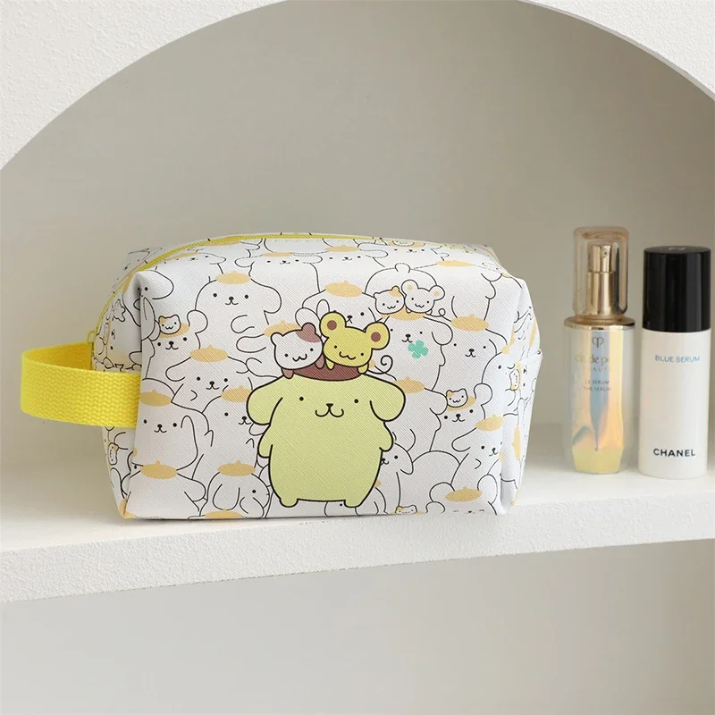 Sanrio Hello Kitty กระเป๋าเครื่องสําอางการ์ตูนความจุขนาดใหญ่ Travel Cosmetic Skin Care Product Storage Bag Pencil Case กระเป๋าใส่เหรียญ