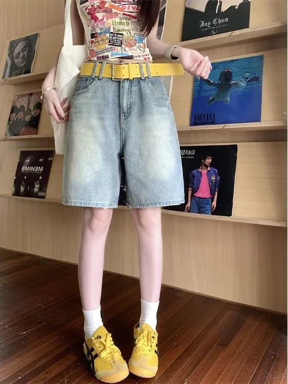 

Retro Washed Five-Point Jeans Women's High Waist Straight Leg Slimming Shorts Fashionable Versatile Spring 2026 New Arrival