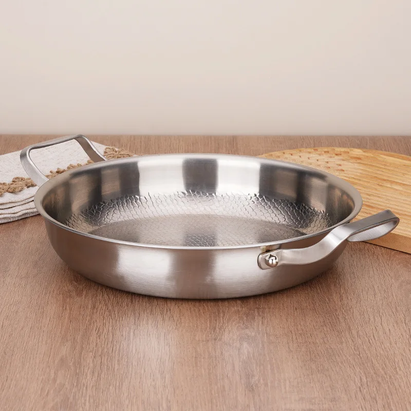 Titan-Bratpfanne mit Hammerschlagmuster und Doppelgriffen für den Hausgebrauch, Unbeschichtete Flachbodenpfanne für Steaks, Antihaftpfanne