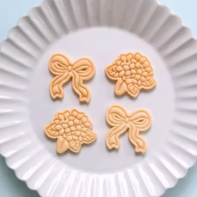 Bowknot Cookie Cutter Biscuit Mold 3D Embroidered Bow Plastic Pressable Fondant Cookie Stamp Cake Decor Baking Supplies