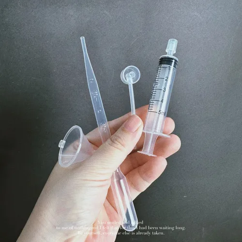 Imagen 1 del producto 4 unids/set de herramientas de recarga de Perfume, difusor de jeringa, embudo de paja, gotero, dispensación de pulverización, herramientas cosméticas, accesorios de plástico