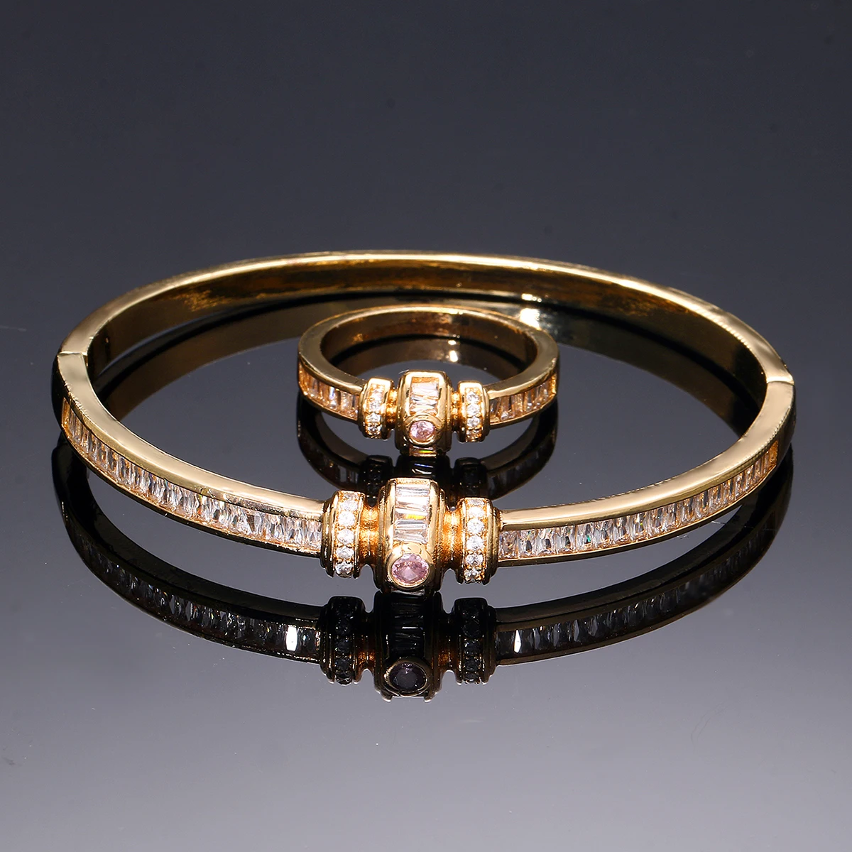 

2024 A New Artificial Zircon Causeway Bay Bracelet and Ring Set for Women Office Party Friends Gift Jewelry Accessories