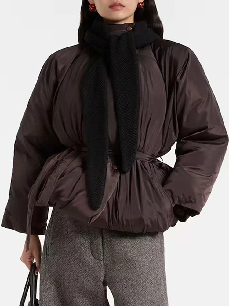 Veste d'hiver tricotée à capuche avec cordon de serrage, doudoune chaude et amincissante à la mode, veste ample pour femmes, nouvelle collection 2025
