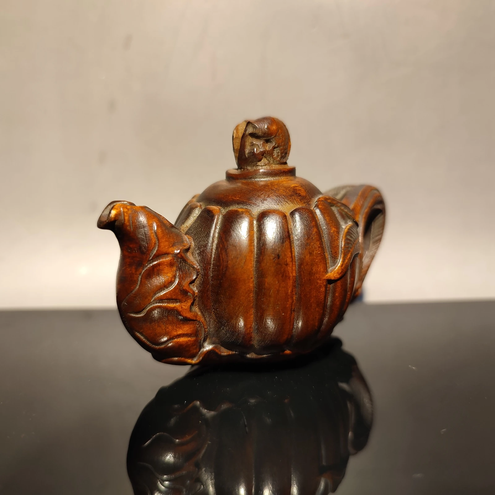 Chinese vintage Boxwood Carved fish statue Teapot hobbies interests mahjong sculpture statue desk Study souvenir hobby collect