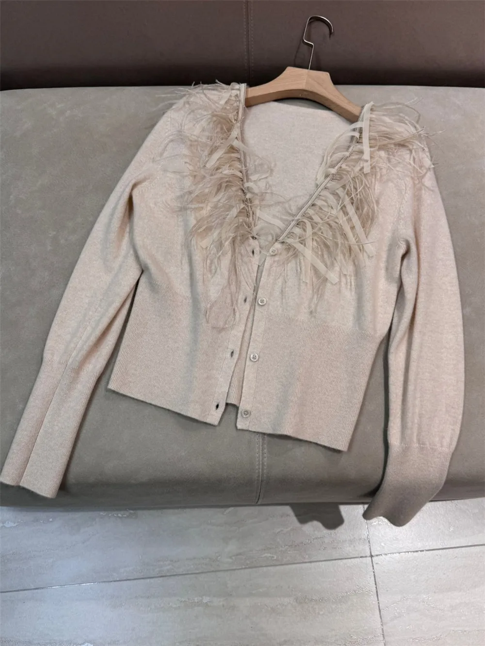 Women's Cardigan V-neck Long-Sleeved Beaded Feather Decor Knitted Cashmere Sweater