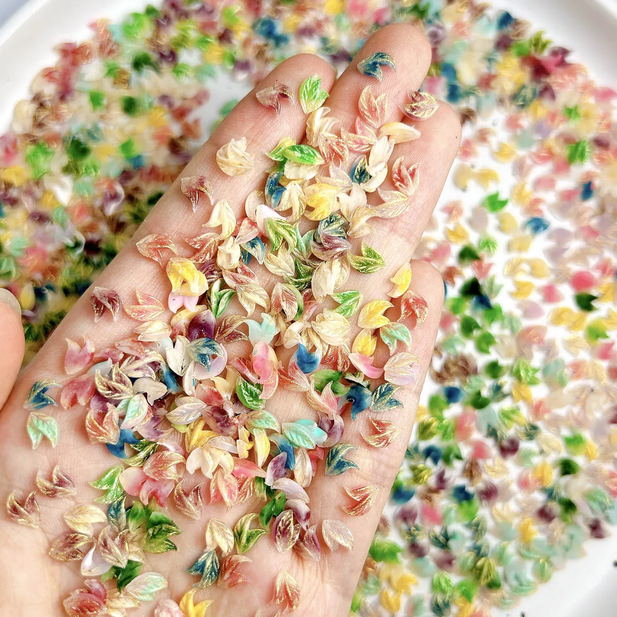 100 Stuks Gradiënt Kleurrijke Lichtgevende Dubbele Blad Nagel Charmes 3D Hars Blad Nail Art Decoratie Accessoires Benodigdheden Voor DIY Ambachten