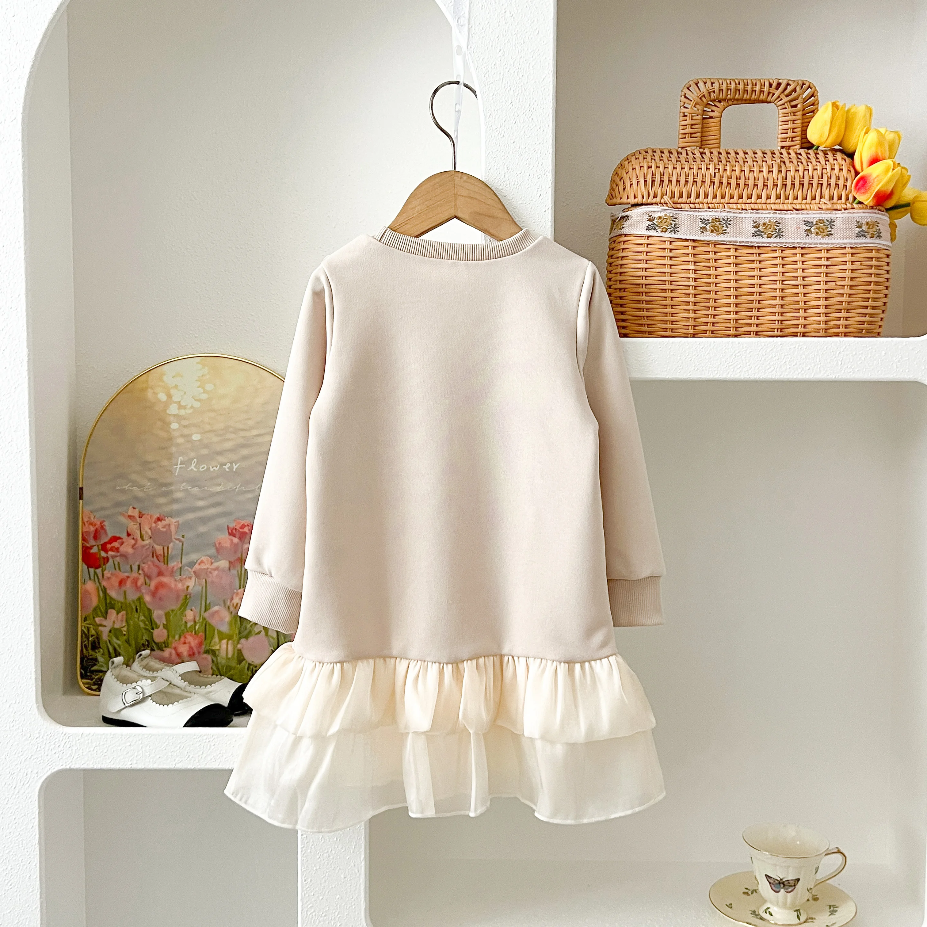 Mädchen Freizeitkleid Neue Mode Schleifendruck Mehrlagiges Garn-Saum Langarm-Sweatshirt-Kleid Mädchenkleider für 3-7 Jahre – Detail 3