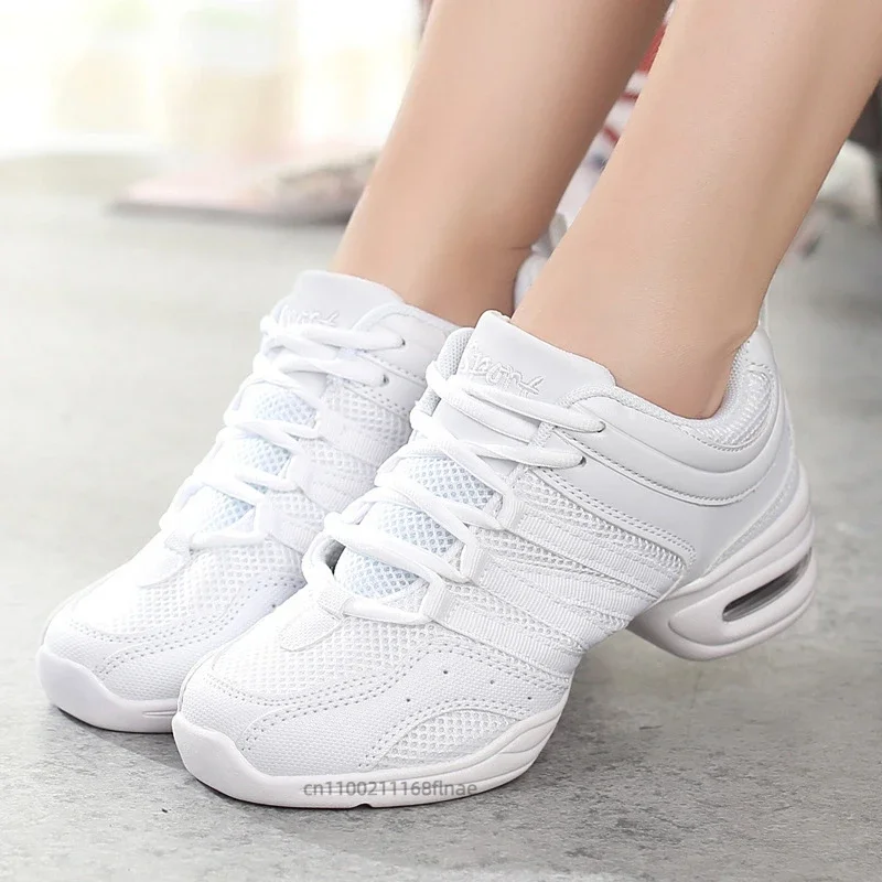 Damen-Tanzschuhe, weiche Sohle, rutschfest, atmungsaktives Mesh-Material, bequem, erhöhen die Körpergröße, quadratische Tanzschuhe für den Innen- und Außenbereich, modisch. – Detail 11
