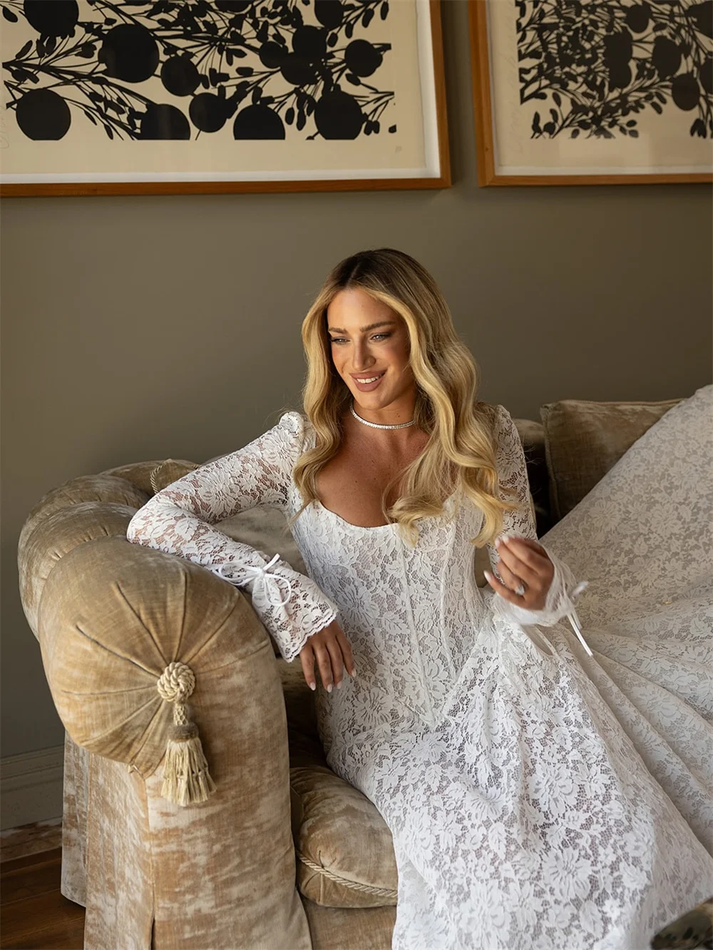 Tokyo Customized White Square Collar Wedding Dresses Long Sleeves Court Train Lace Bridal Gown Back Zip A-Line  Wedding Gown