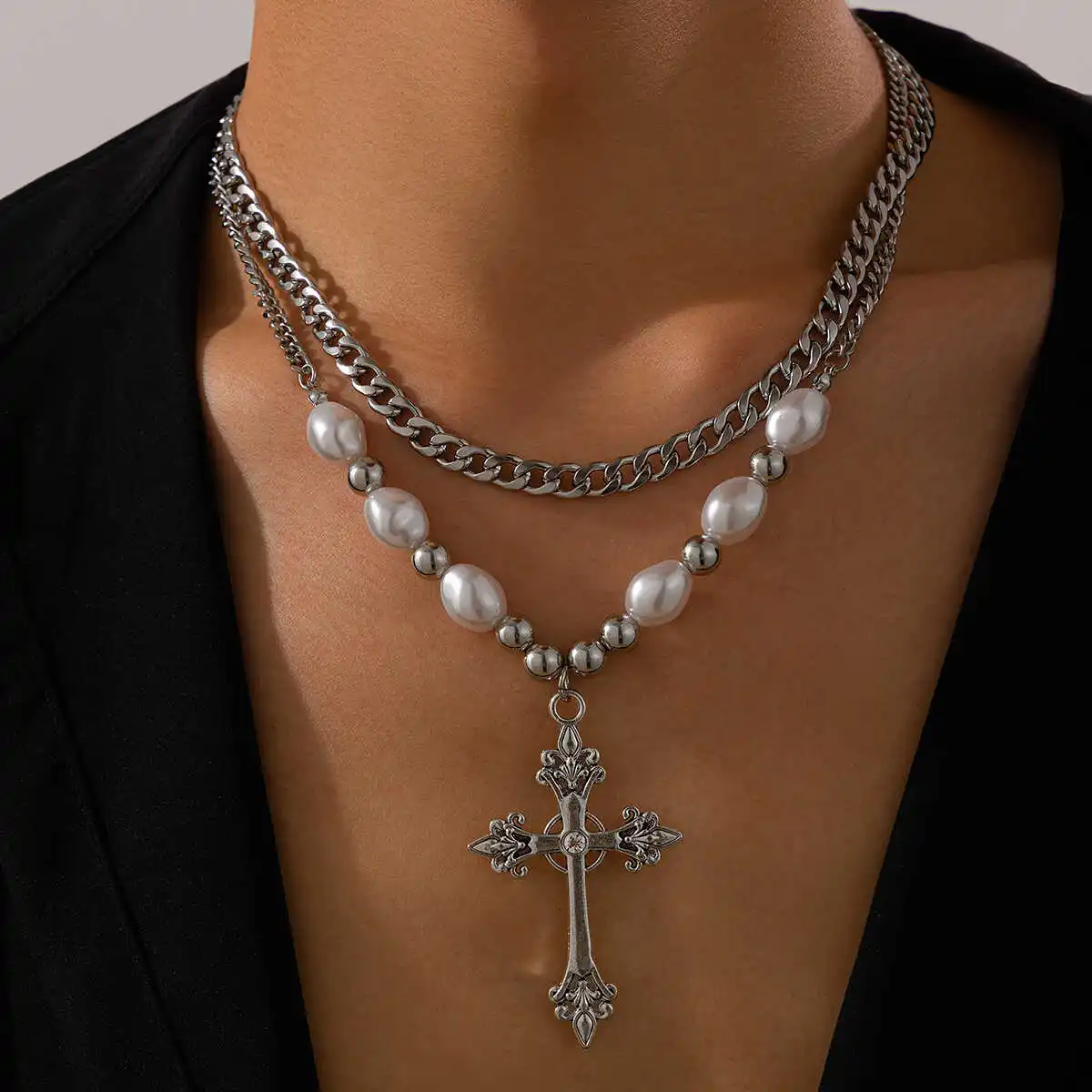 

Vintage European Style Jewelry Retro Cross Layered Necklace Women Fashion Minimalist Business Versatile Collar Chain