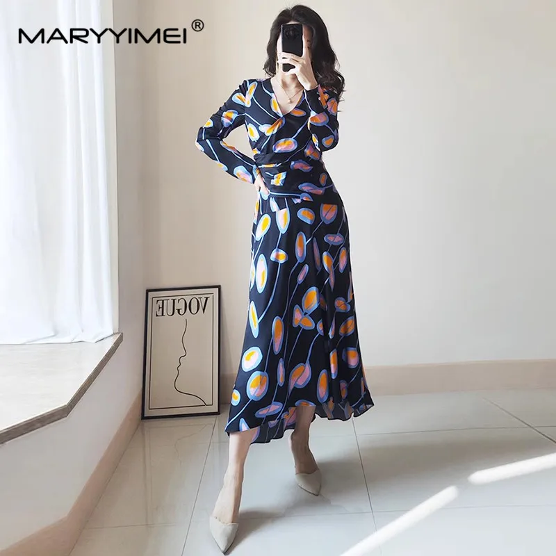 MARYYIMEI New Fashion Women's 2024 Spring New Coloured Printed V-Neck Long-Sleeved Irregular Pleated High-Waisted Vintage Dress