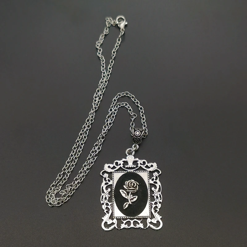 Y2K Goth Bat Cameo Rose Pendant Necklace Black Christmas Gift for Women Man Friends Witch Crystal Jewelry New Fashion