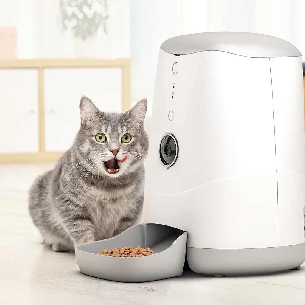 

Automatic Cat Supplies Programmable Pet Feeder with Camera WiFi Pet Food Dispenser with 2-Way Audio Motion&Alerts White