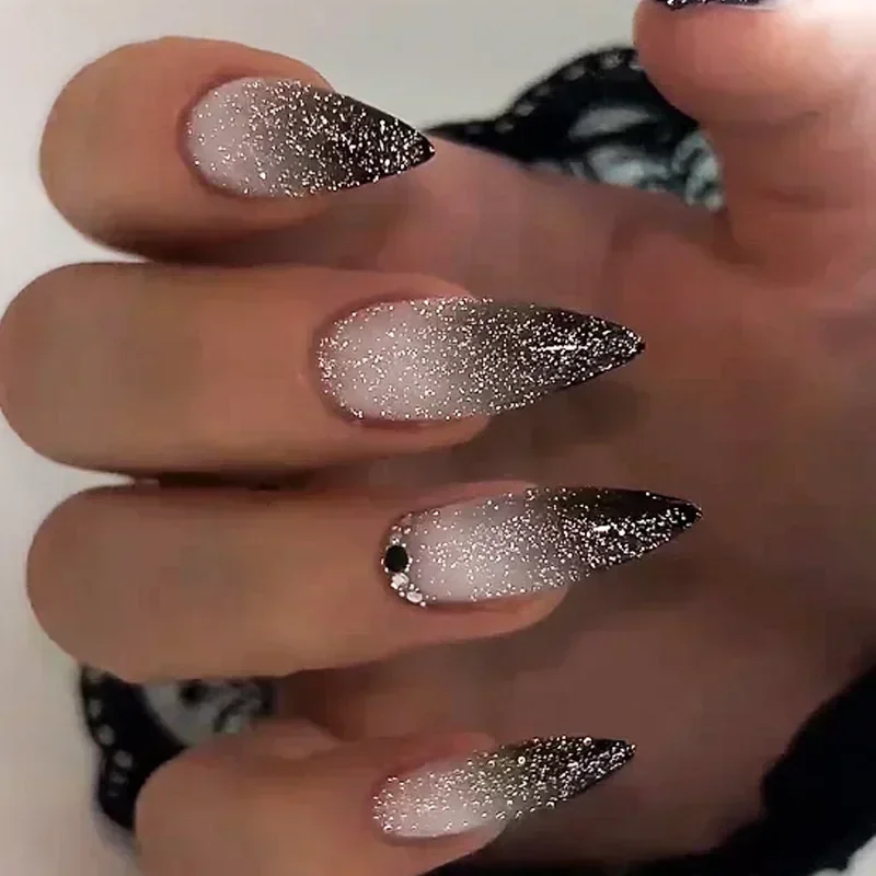 24 Uds. De uñas postizas plateadas y almendras, ovaladas, decoradas con nube de leche, uñas postizas usables, prensa corta en ataúd de uñas, puntas