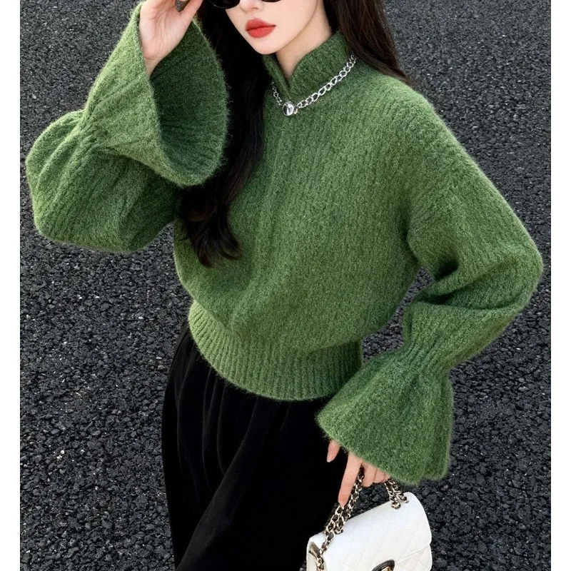 French Green Super Good-looking High-end Unique Lazy Wind Knitted Sweater Winter 2026 New Fashion Sweater Women