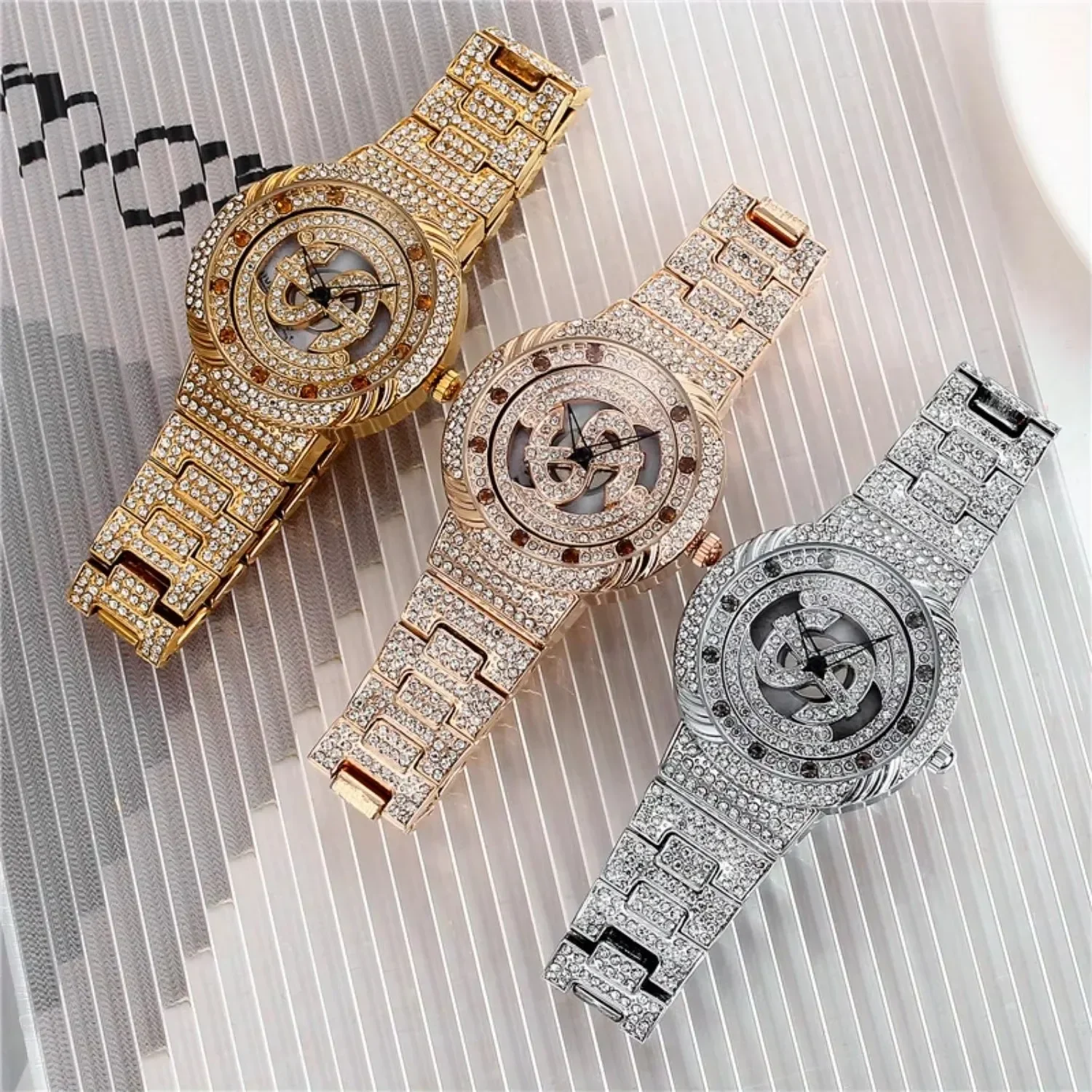 Fashionable and gorgeous quartz watch for women, with rhinestones and a rotatable dial, beautiful and light, 1pc