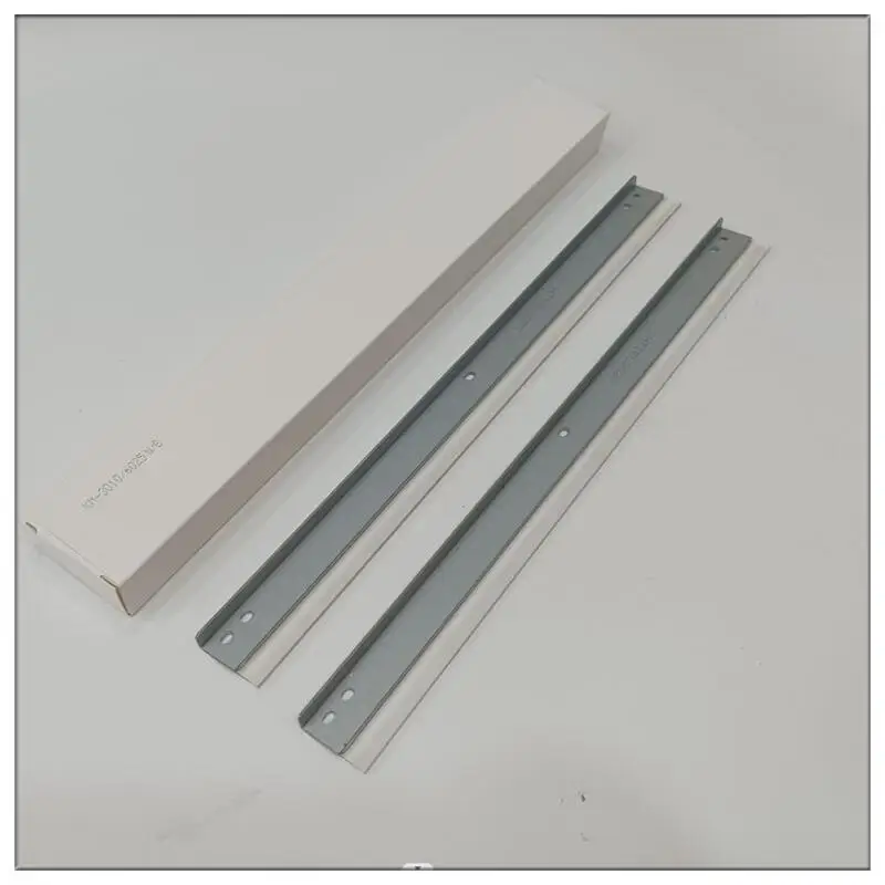 

Лезвие для очистки фотобарабана для принтеров Kyocera TASKalfa 3010, 3510, 3010i, 3510i, а также для картриджей TASKalfa 180, 181, 220, 221. Запчасти для лезвия очистки фотобарабана.