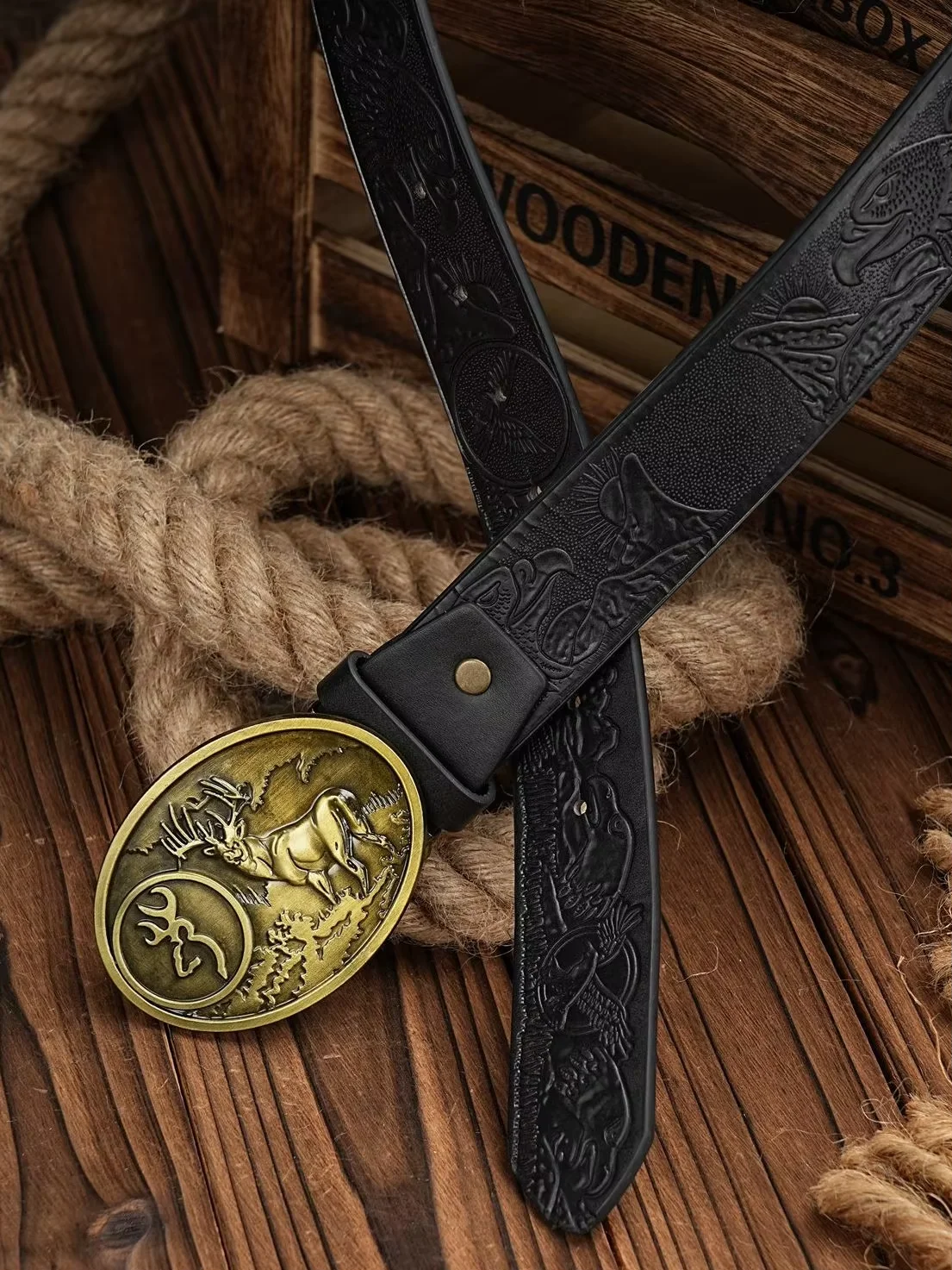 A casual, individual and retro belt, Western-style clothing accessory, metal buckle, PU belt, suitable for both men and women