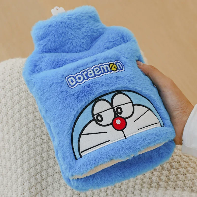 Doraemon bolso cálido Anime felpa botella de agua caliente relleno pequeño portátil estudiante calentador de manos lindo bolsa de agua caliente regalo de cumpleaños