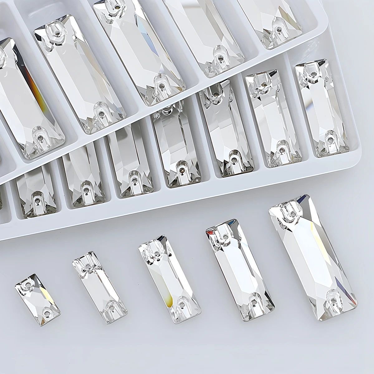 Rechteckiger, kristallklarer Glas-Strassstein, 2-Loch-Spiegel, flache Rückseite, zum Aufnähen von Strass-Bastelarbeiten für Hochzeit, Kleidung, Taschen, Kleidungsstück, Ornament