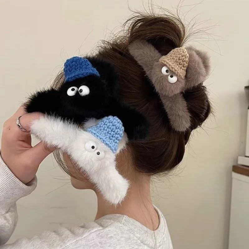 1pc Autumn and winter plush hair clip for women, cute and funny with big eyes, simple plush clip for hair issuance