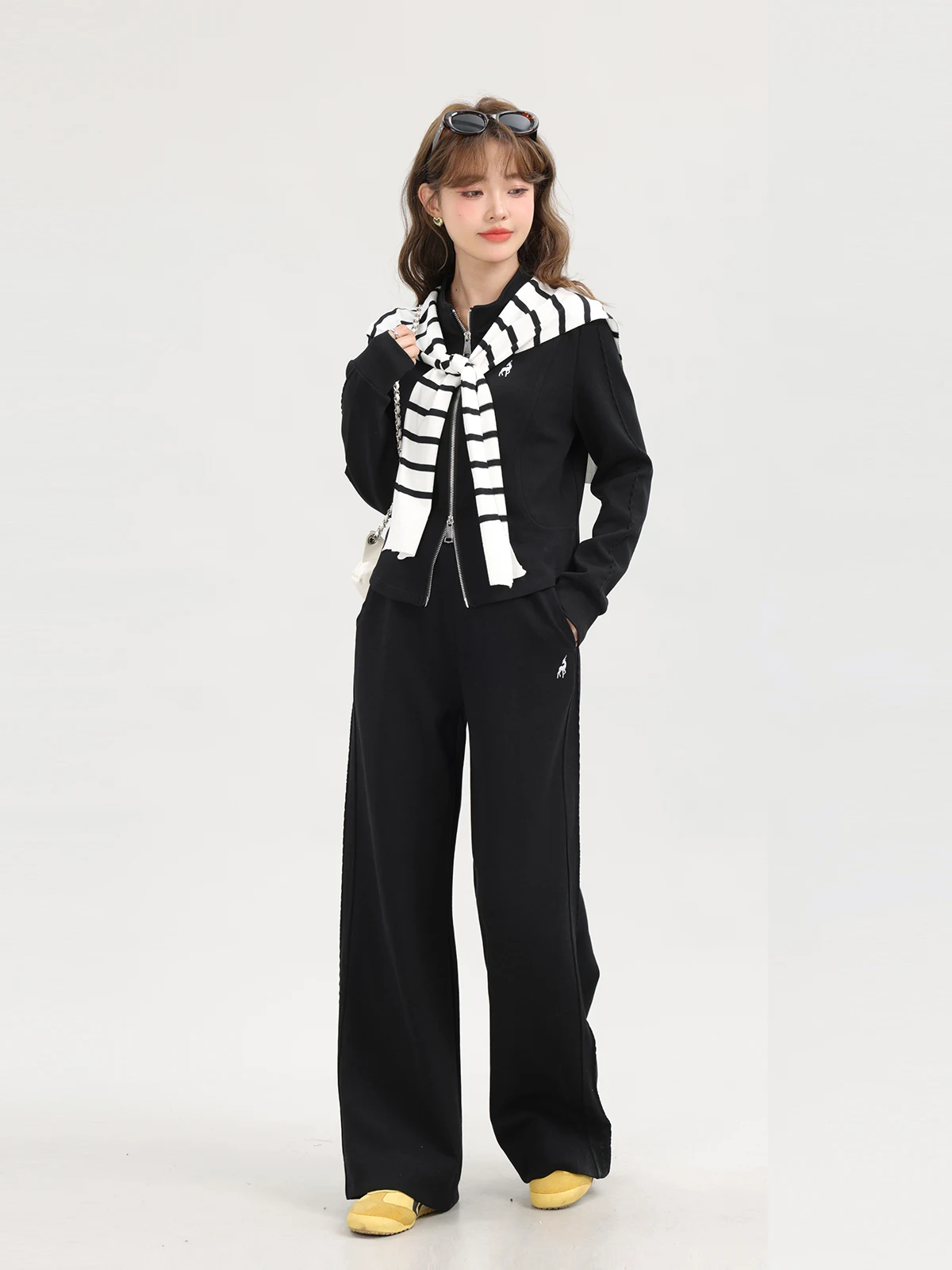 Retro Sporty Casual Set Elegant Collar Sweatshirt Slimming Spring Pants High-End Feel Spring Fashion Women's Ensemble