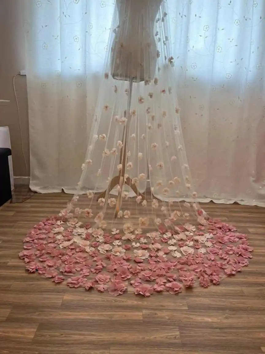 Vintage Bridal Veils Women One-Layer 3D Colorful Applique Length Veil Princess Occasion Dress robes de soirée Customized