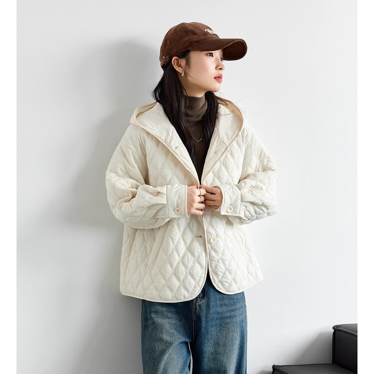 

VIMLY Women's Beige Quilted Puffer Jackets Casual Long Sleeve Short Hooded Parkas Loose Pocket Coats 2025 Winter Clothes M9530