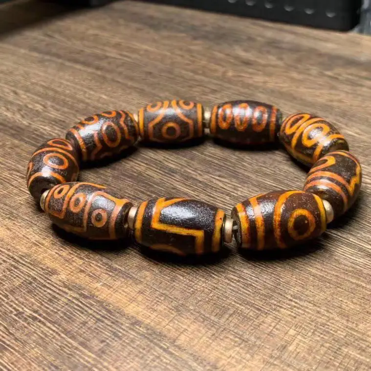 

Tibet's old agate with one eye and nine eyes, family portrait, dzi beads bracelet, agate chalcedony for men and women.