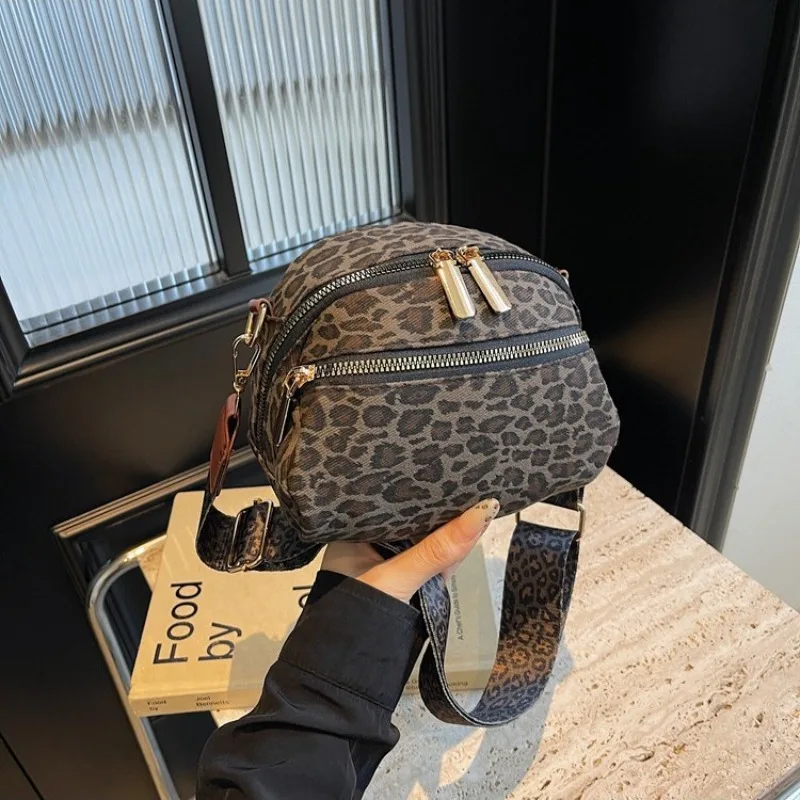 女性用ヒョウ柄ショルダーバッグ,小型バックパック,軽量,カジュアル,用途の広い,韓国版,ファッショナブル,2024