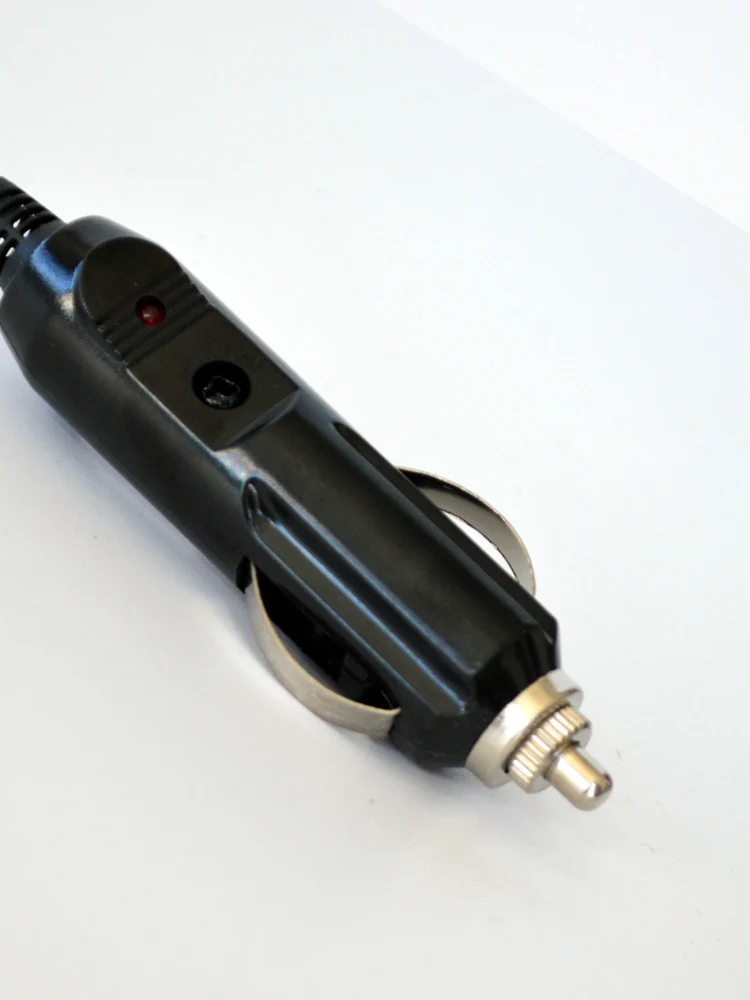 QXNY 12V/24V 1 Stück oder 3 Stück oder 5 Stück Zigarettenanzünder-Stecker mit Anzeigeleuchte, elektrischer Fahrzeug-Ladeadapter.