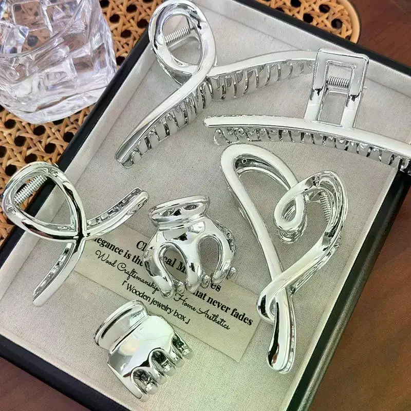 Women Large Elegant Silver Metal Hair Claw 1Pcs Punk Style Easy Use Hair Barrette for All Occasions Gift for Her