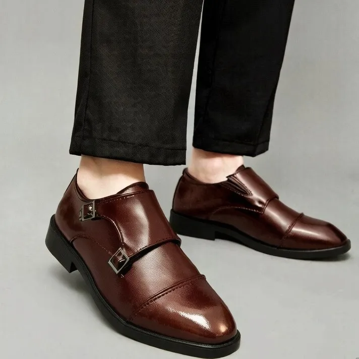 Business formal men's shoes 2026 new four season leather shoes men's British style small square toe derby shoes