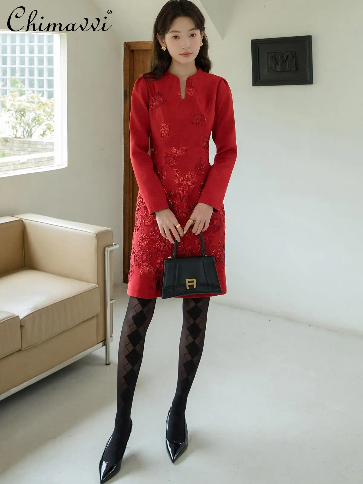 High-end Rose Jacquard Red Relief Texture Chinese Style Long-sleeved Dress Fashion V-neck Elegant Slim-fitting Short Party Dress