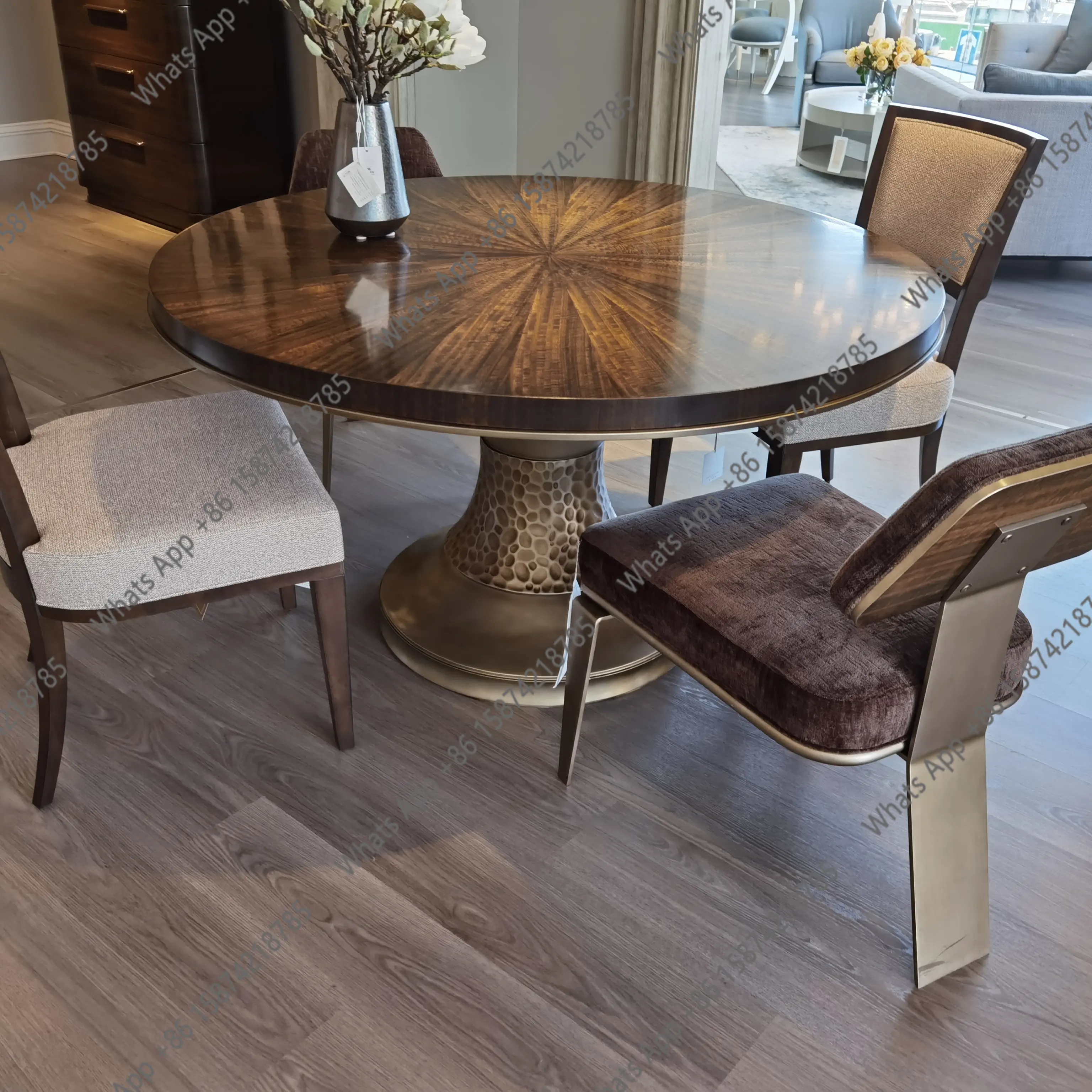 

Sweet weekend round dining table, American light luxury solid wood dining table, metal leg solid wood parquet dining table
