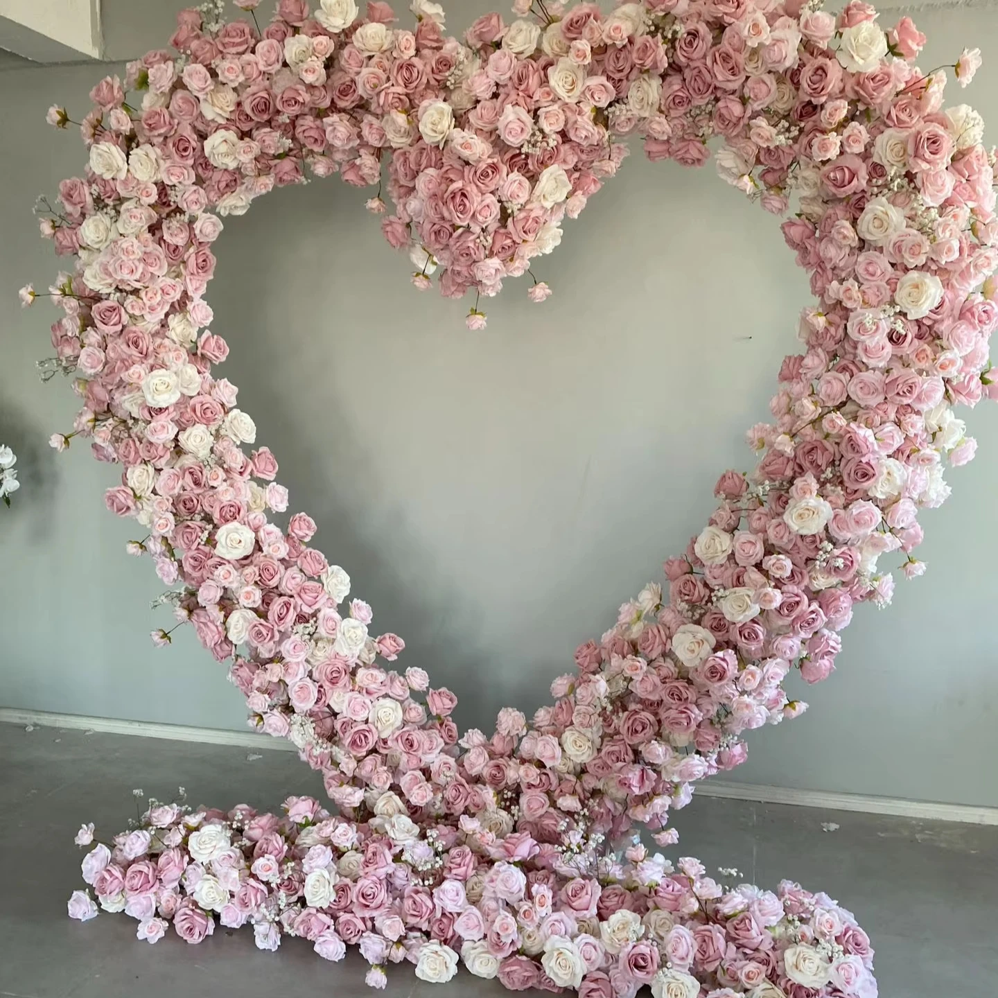 

Wholesale Wedding Silk Flower Arch Decoration Artificial Pink Heart Shaped Backdrop
