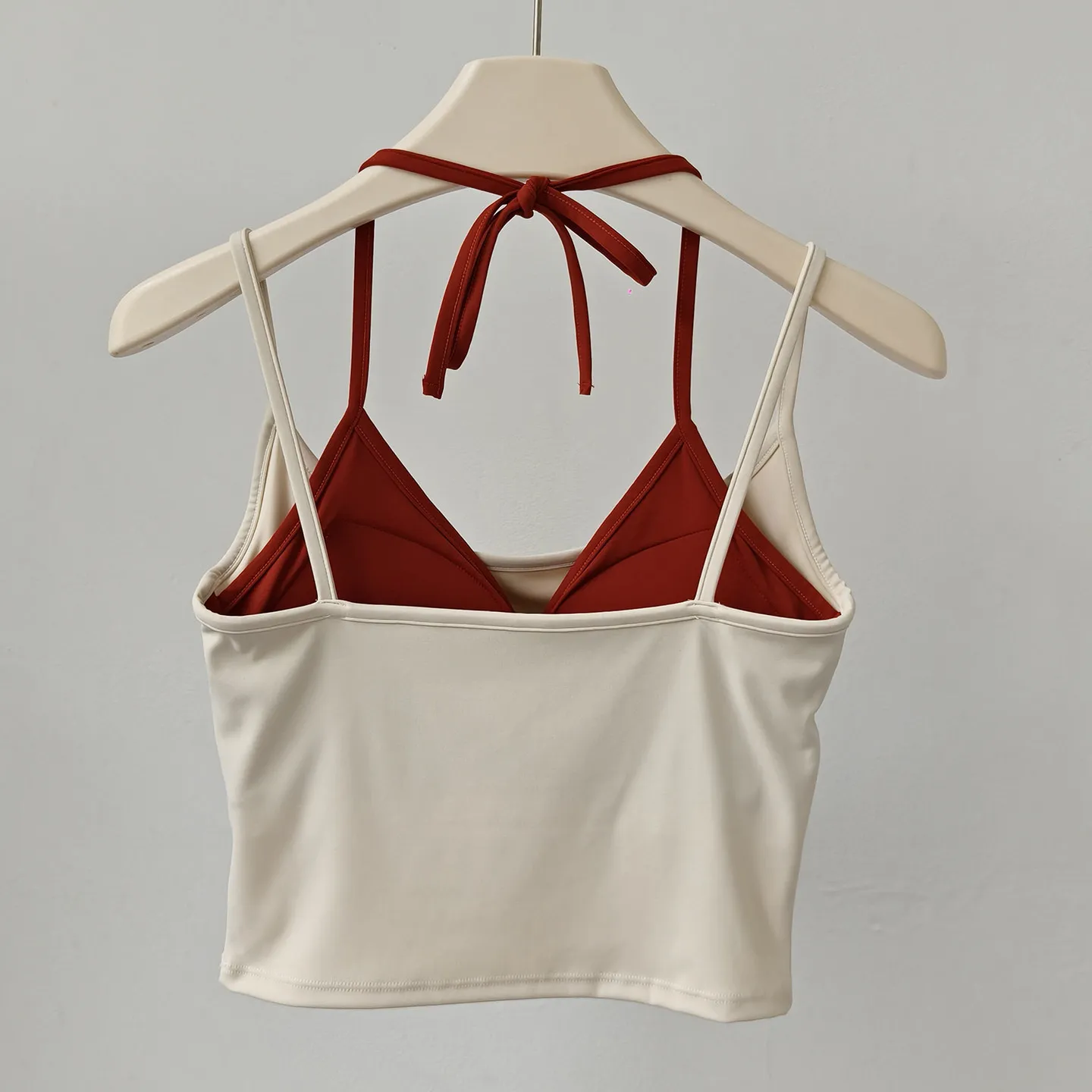 Yoga-Top für Damen, Sport-BH mit festen Cups, zweifarbig, zweiteiliger Look, Pilates-Träger-Unterwäsche, Fitnesskleidung, Sportbekleidung – Detail 4