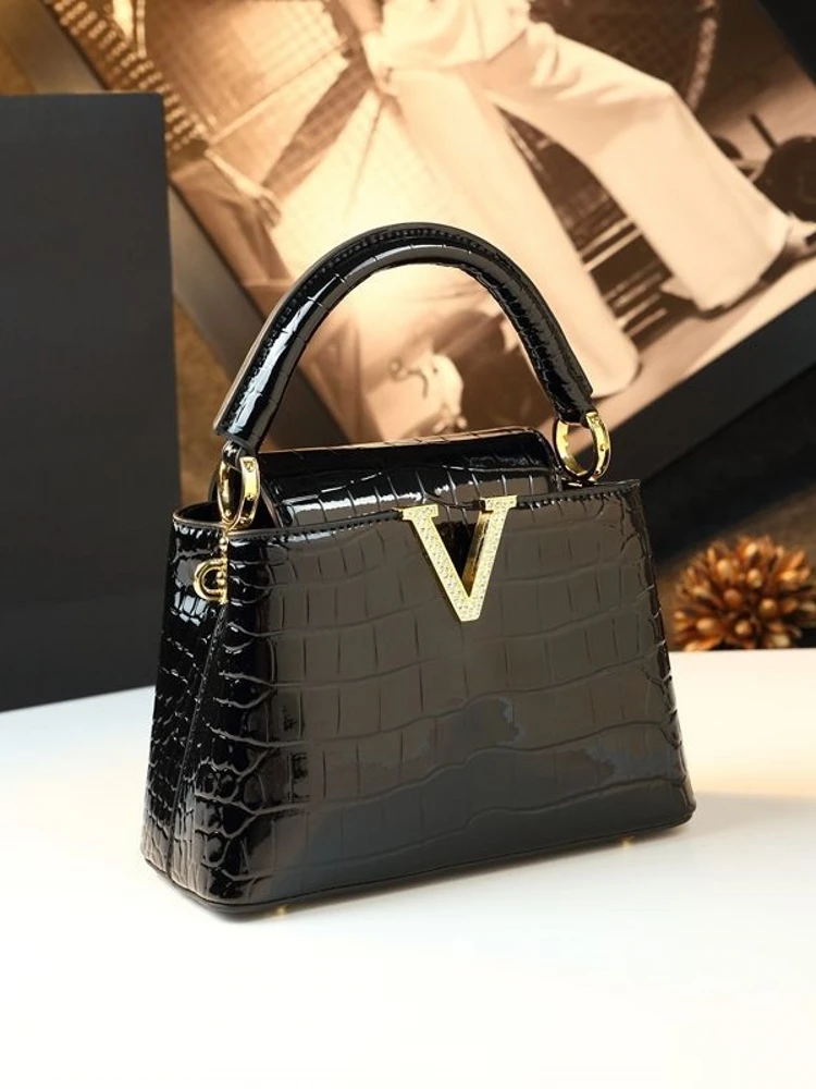 Fashionable Crocodile Pattern Leather Handbag Single Shoulder Bag Women's Bucket Bag 2026 New Style Trendy Crossbody Bag