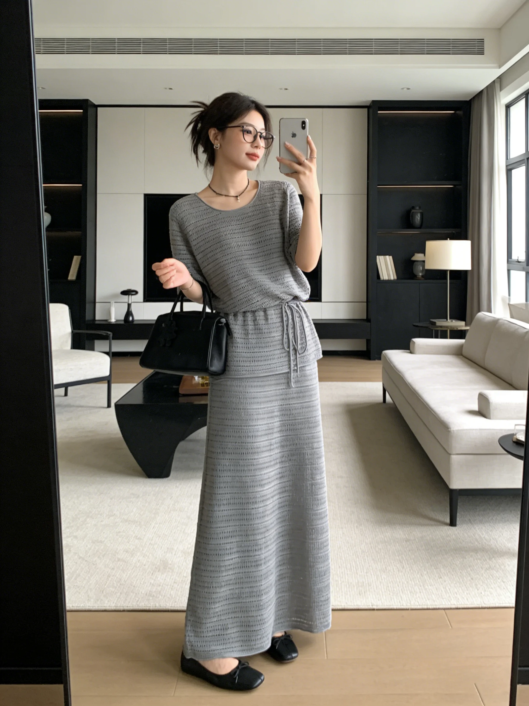 

Корейский стиль: комплект из вязаной кофты с коротким рукавом и драпированной юбки с поясом, летний женский модный комплект из двух предметов, дышащий, комфортный.