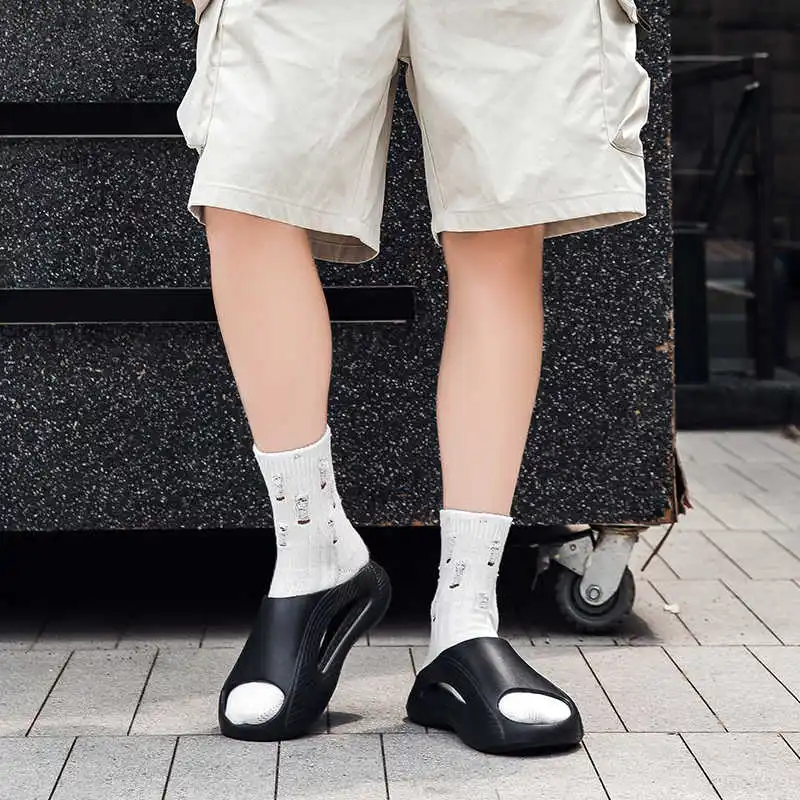 

Beach Bath Light Slippers Luxury Men's Sandals Black Men's Boot Shoes Sneakers Sport Losfers Wholesale To Resell Gym