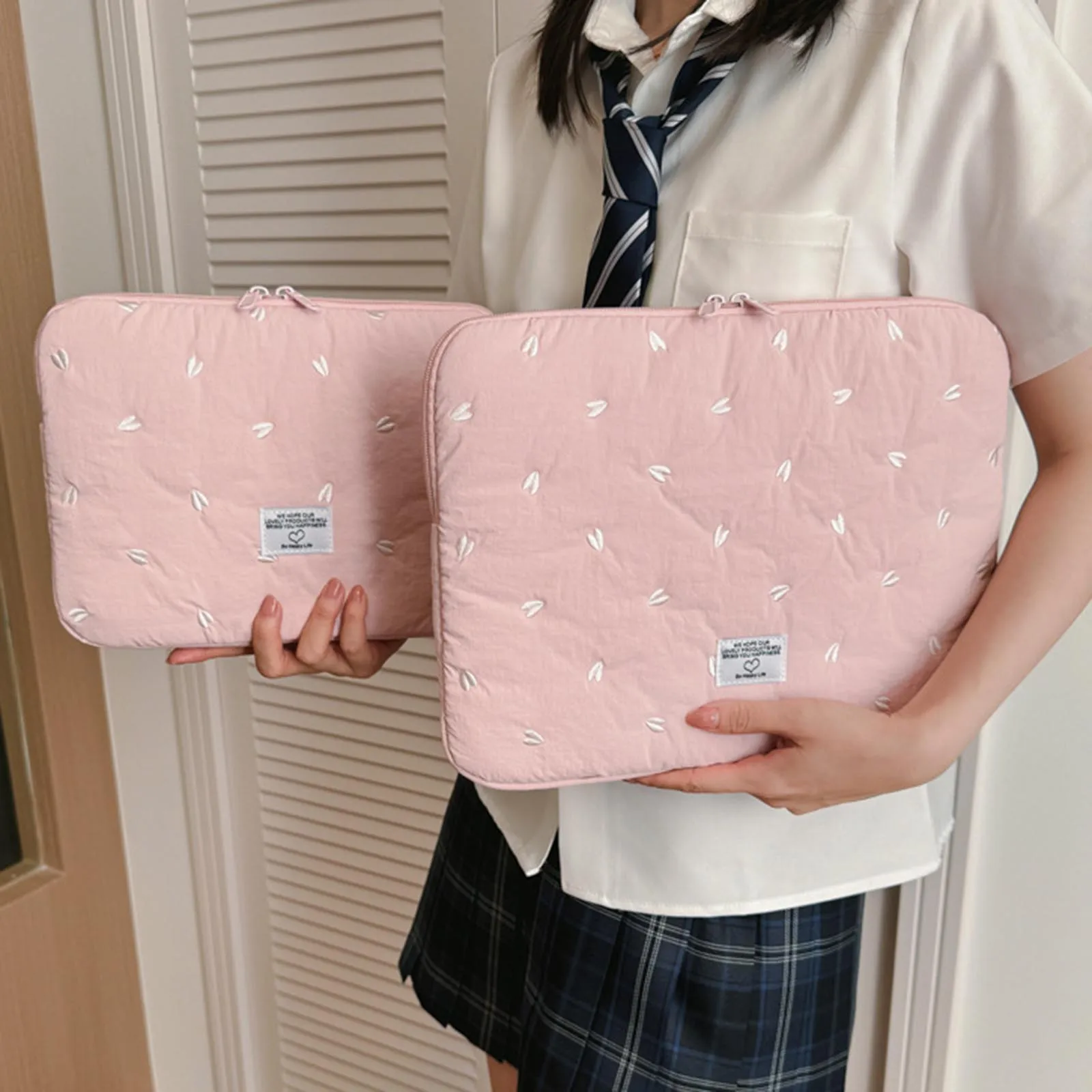 Heart Embroidery Laptop Sleeve Zipper Closure & Quilted Design Laptop Storage Bag Laptop Carrying Bag for Office Daily Commute